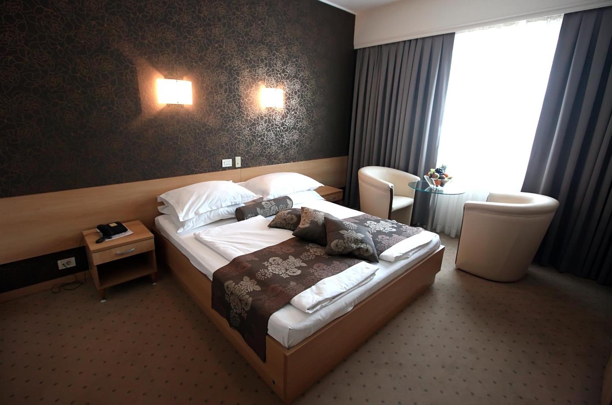 Hotel Zovko Zagreb Sesvete Luaran gambar