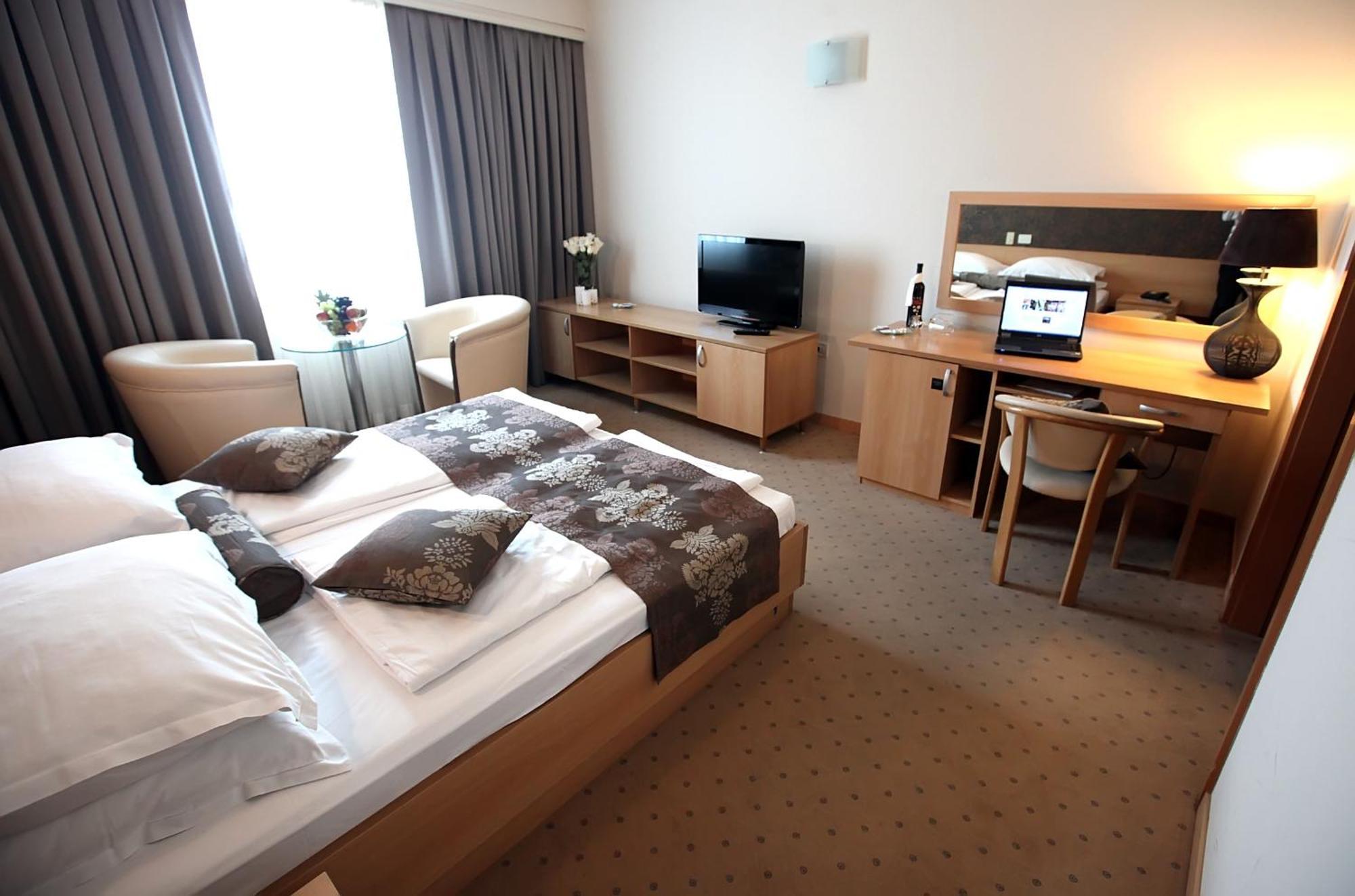 Hotel Zovko Zagreb Sesvete Luaran gambar