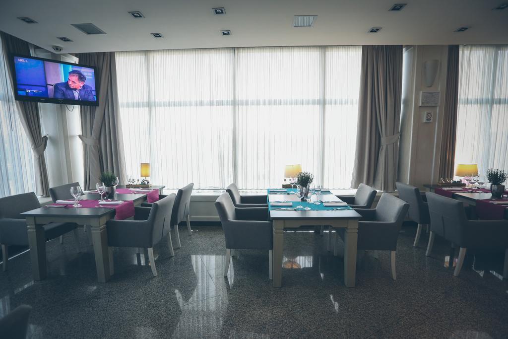 Hotel Zovko Zagreb Sesvete Luaran gambar