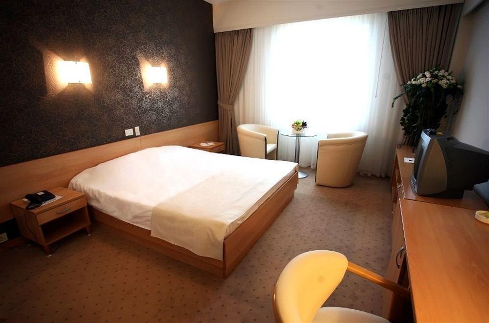 Hotel Zovko Zagreb Sesvete Luaran gambar